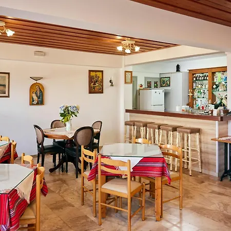 Vlachakis Apartmanhotel 3*